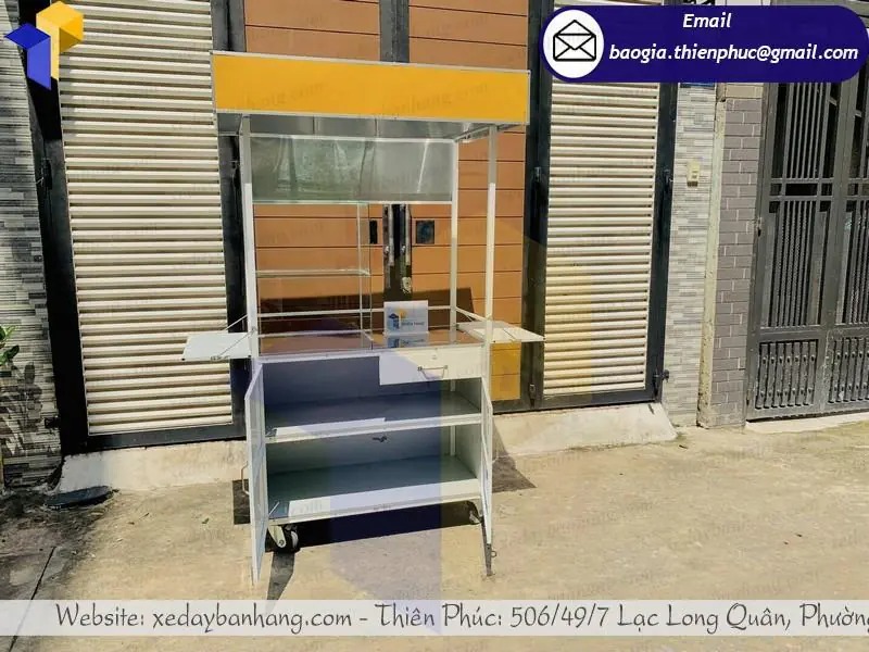 xưởng đóng xe sắt bán cà phê vỉa hè