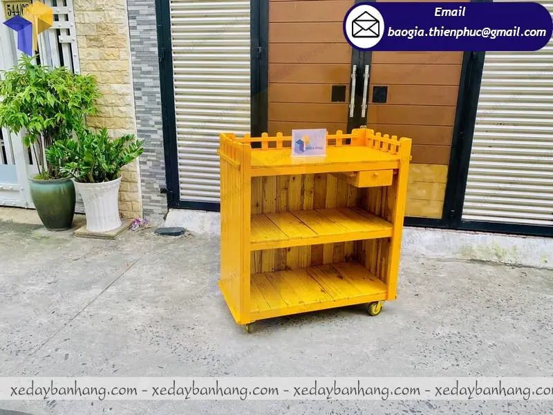 xưởng đóng xe trà sữa bằng gỗ
