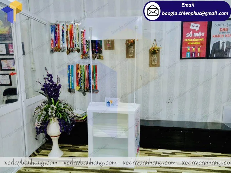 xưởng sản xuất booth nhựa giá rẻ